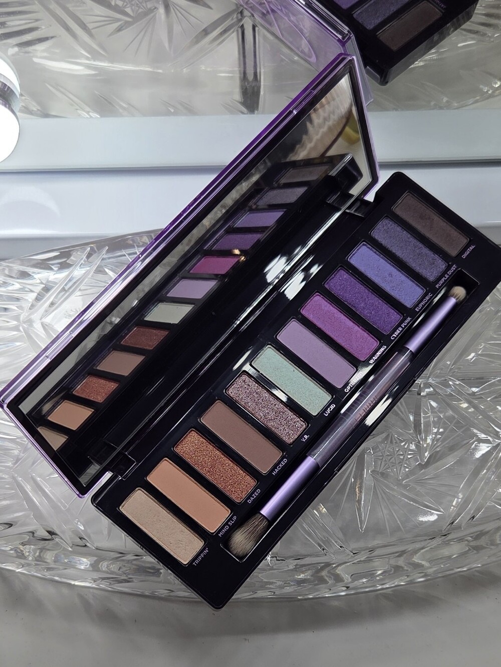 Authentic Urban Decay Naked Ultraviolet Eyeshadow Palette - Picture 1 of 5